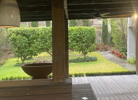 Izmir Oasis, Templestowe 33