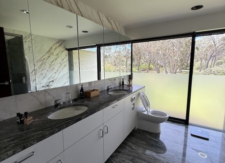 Joadja House123 bathroom
