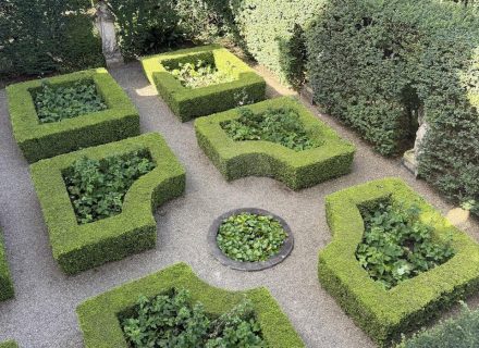 MACMILLAN HOLUSE DARLING POINT - GARDENS4