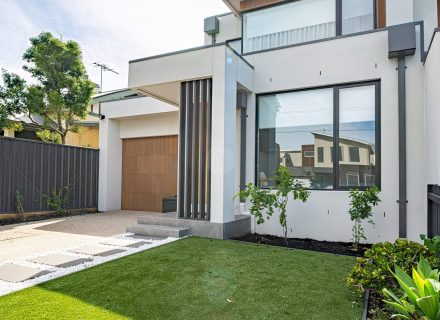 facade garden established