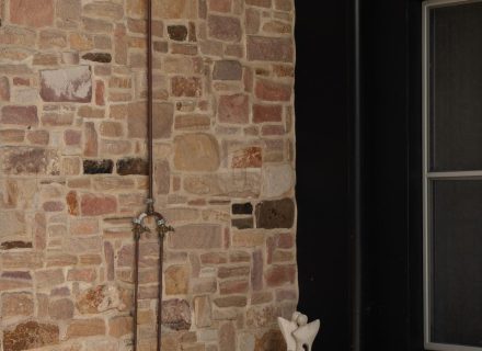 Mayde House, Carool-13