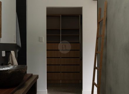 Mayde House, Carool-48