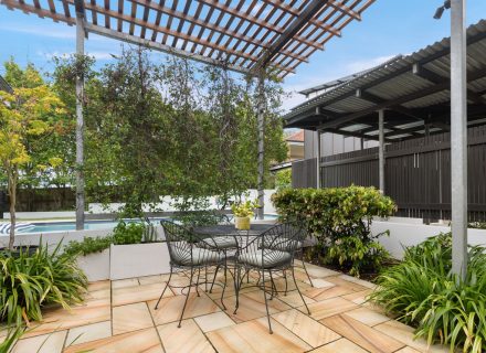 Milton, Greenslopes58