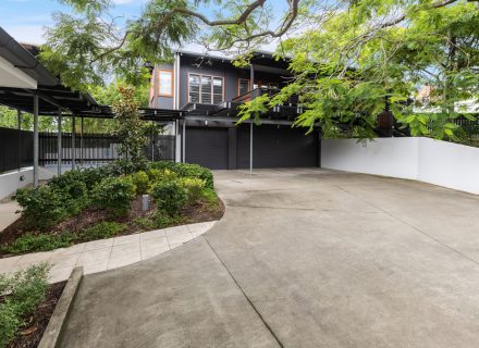 Milton, Greenslopes69