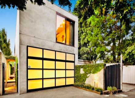 facade garage driveway