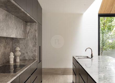 Olivine, Brighton 6