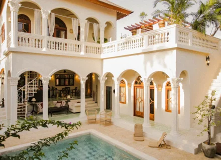 facade garage driveway