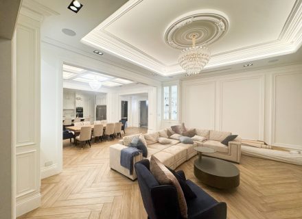 Palatial House, Bella Vista-05