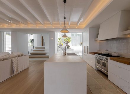 Paros, Maroubra