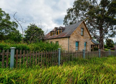 Pioneer-Cottage-Woodford_exteriors-6.jpg