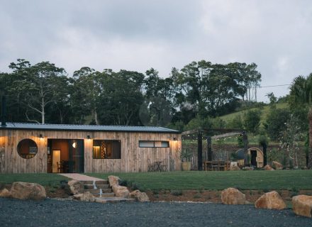 facade garage driveway