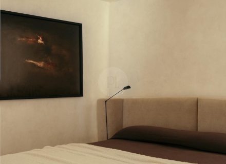 Prismatic, Bellevue Hill 9