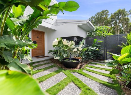 facade garden established