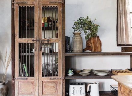 Runaway Studio, Elanora 1