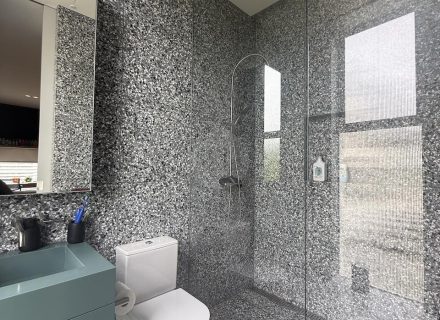 STORM FRONT CHIDRENS BEDROOMS AND BATHROOM18