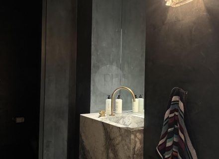 STORM FRONT POWDER ROOM 22