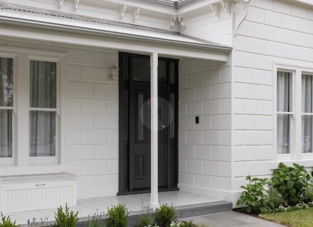 Saint Denis, Williamstown-1