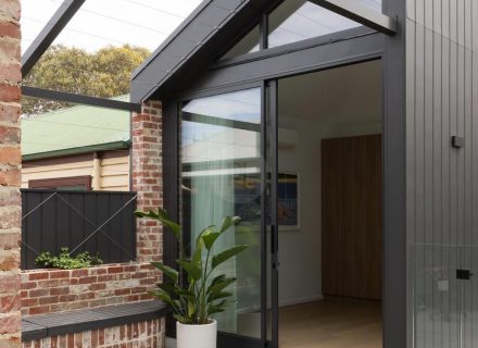 Saint Denis, Williamstown-18