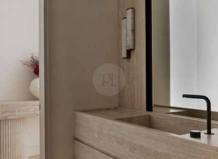 Skylark, Blakehurst 42
