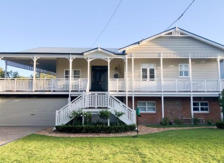 facade garage driveway