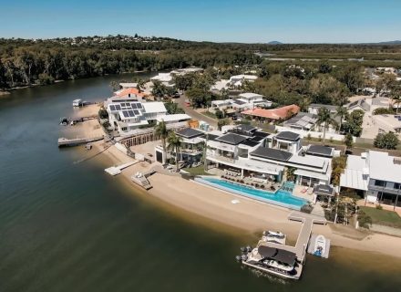 Stillwater Manor, Noosavill18