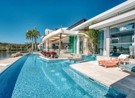 Stillwater Manor, Noosavill7