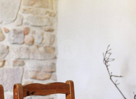 Stone Terrace, Maclean-04