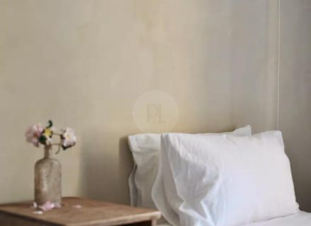 Stone Terrace, Maclean-32