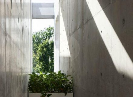 Storm Front, Toorak 1