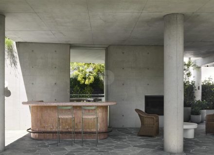 Storm Front, Toorak 1