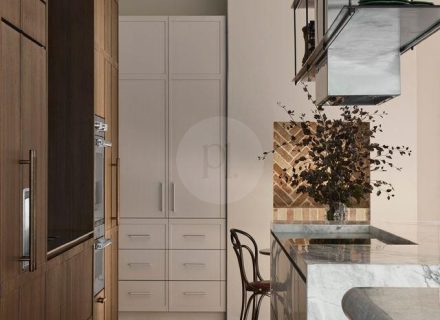 Storm Front, Toorak 26