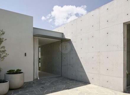 Storm Front, Toorak 9