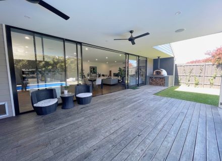 Sunny Side Up, Essendon 10