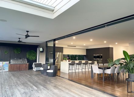 Sunny Side Up, Essendon 11