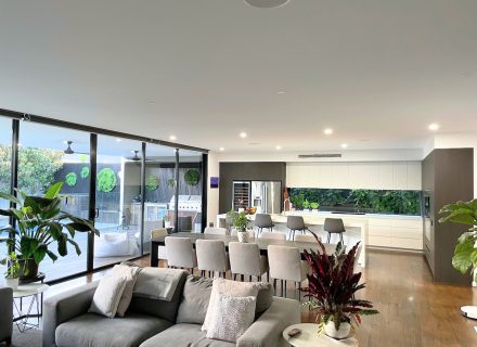Sunny Side Up, Essendon 17