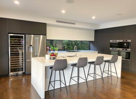 Sunny Side Up, Essendon 27