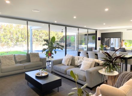 Sunny Side Up, Essendon 4