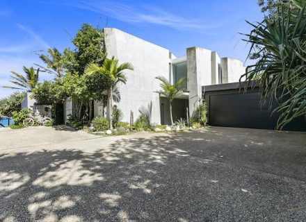 facade driveway garage