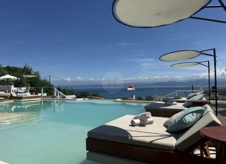 THE VIEW BEACH CLUB5