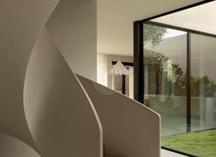 Tempo, Caulfield North 6