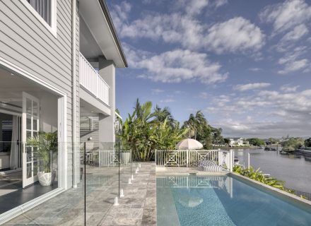 Tempt, Bundall 11