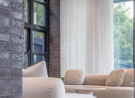 The Glass Tide, Bronte 7