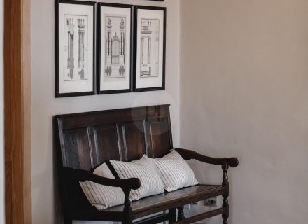 The Lafayette, Lauriston 15