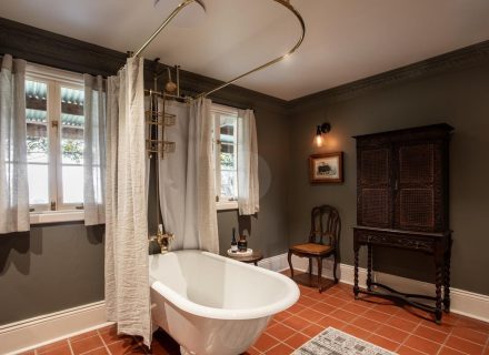 The Lafayette, Lauriston 19