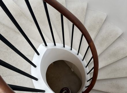 TheCarmichaelCharlottesStaircase2