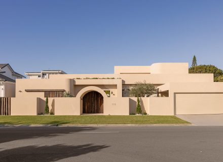 facade garage driveway