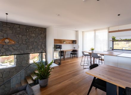 Undertow, Frankston South 75