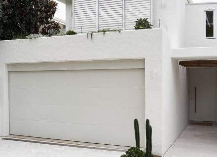 facade garage driveway