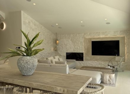 VANILLIN144 LIVING