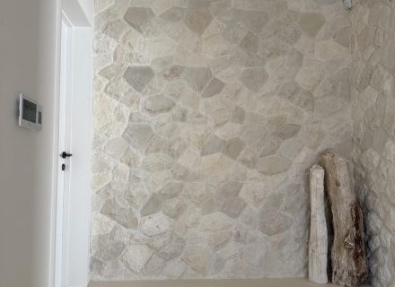 VANILLIN194 UPPER HALL